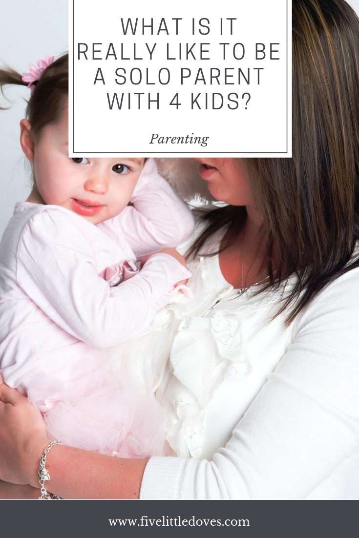 What is it really like to be a solo parent with 4 kids? | How are you meant to cope with being a single parent with 3 under 3, plus a tween. Whether you are parenting after a divorce or break up, or simply while your partner is away for a while it can be so hard. One moms experience of surviving along with 4 children www.fivelittledoves.com