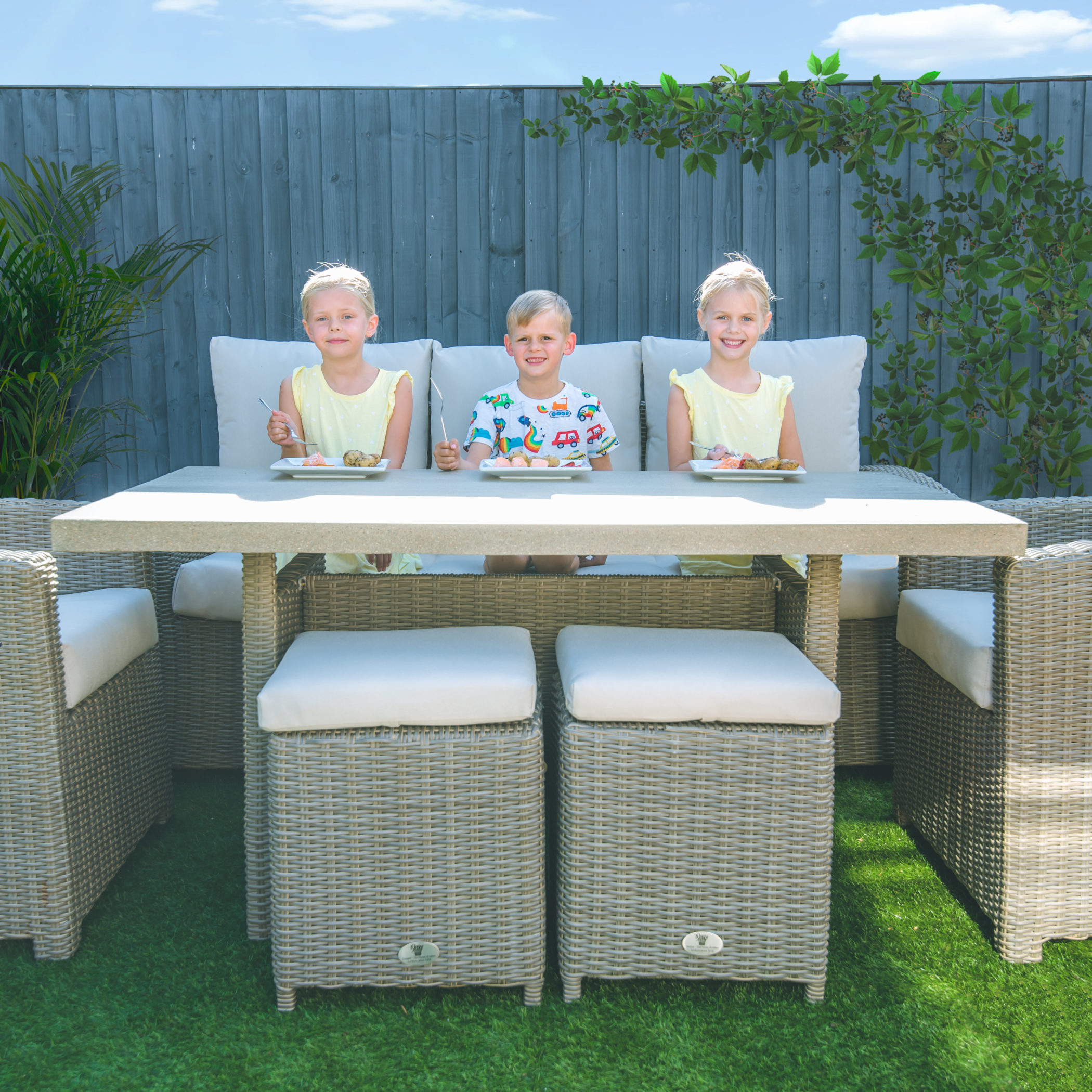 Furnishing our garden for Summer with Desser