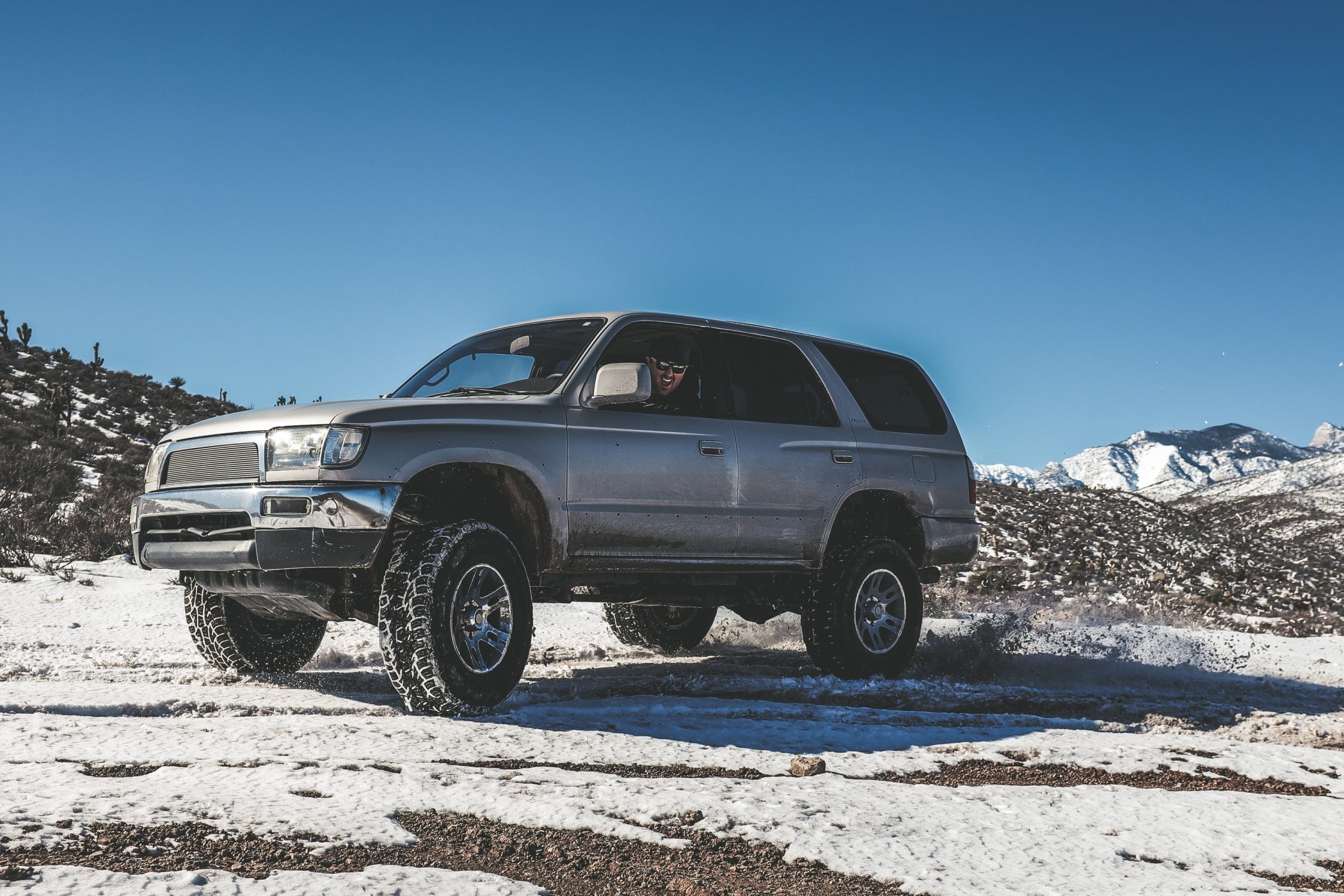 Driving in the winter months? Check out these 5 winter driving tips