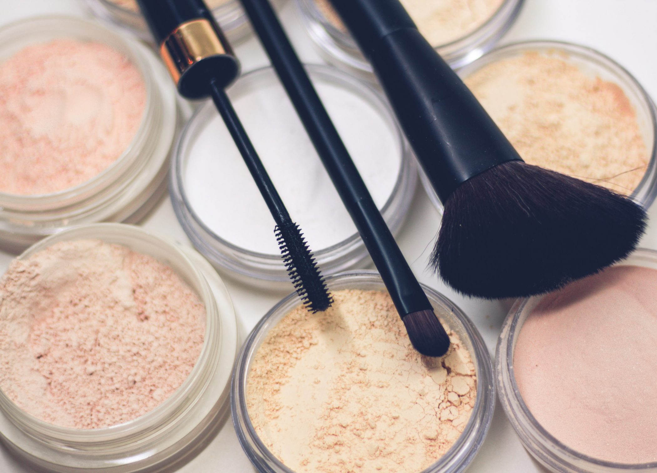 5 reasons why you need to use organic makeup products