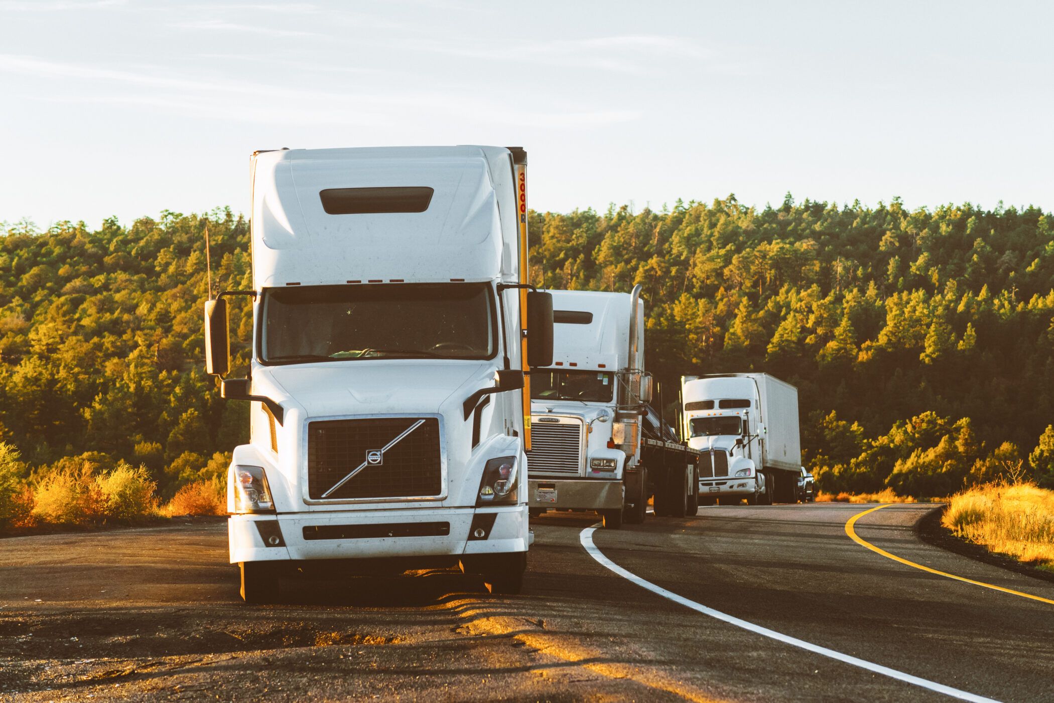 Effective Tips That Will Help You Stay Alert While Driving Long-Distance