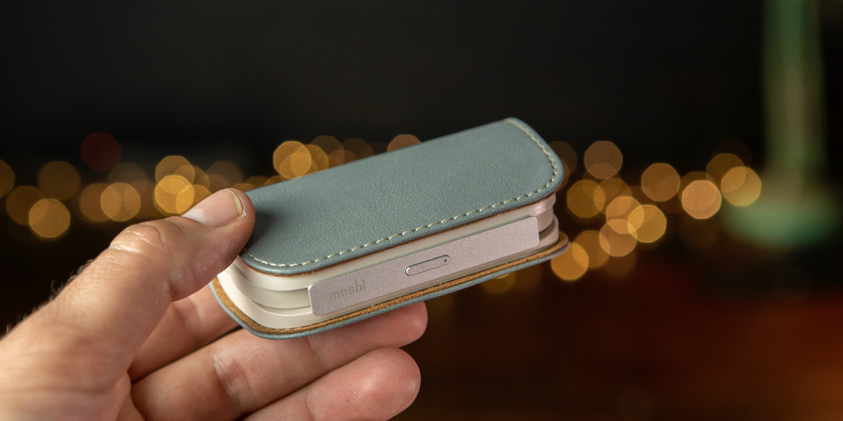 ** WIN ** Moshi IonGo 5K Duo portable battery charger worth £74.99