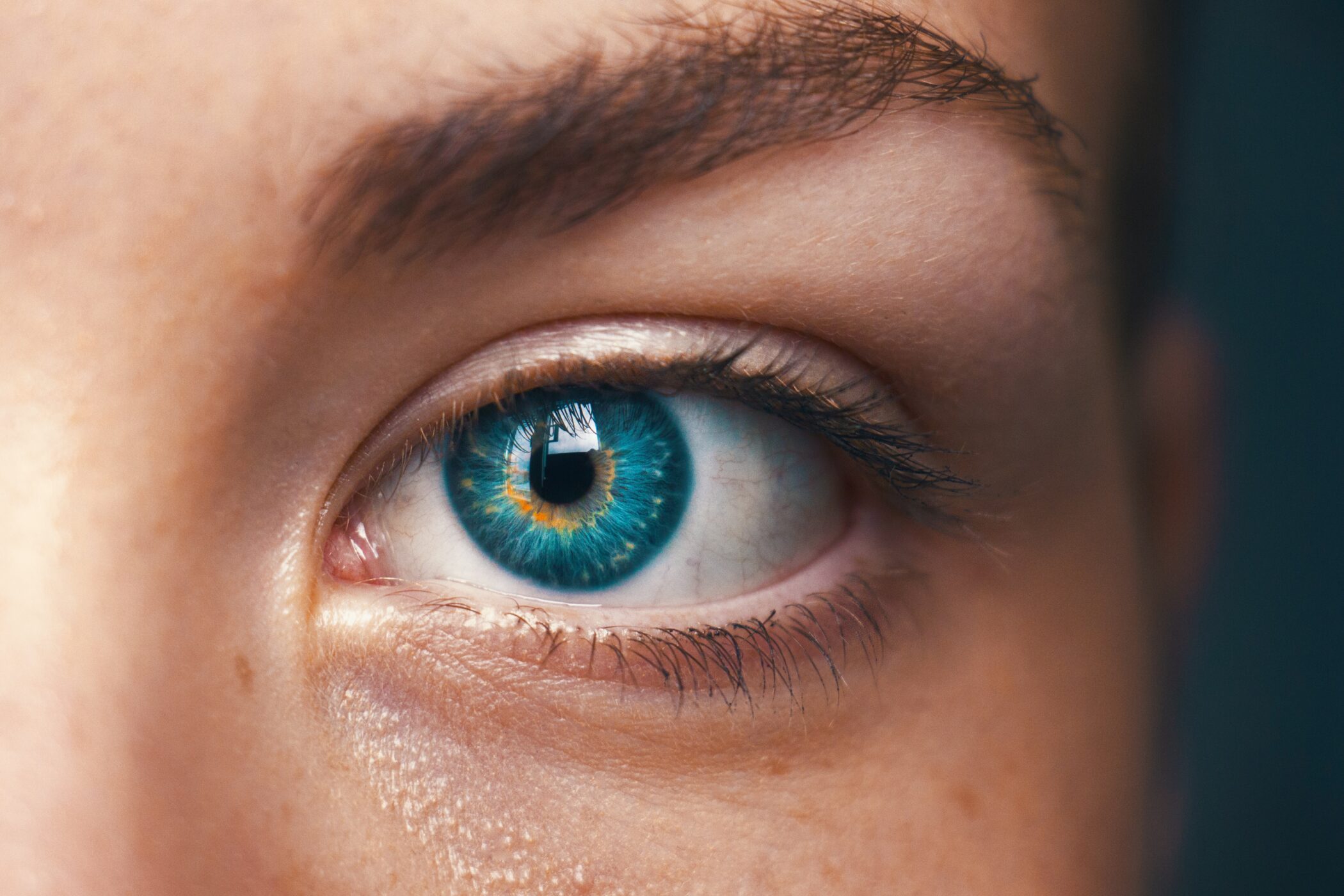 How To Take Correct Care Of Your Eyes And Which Tools To Use