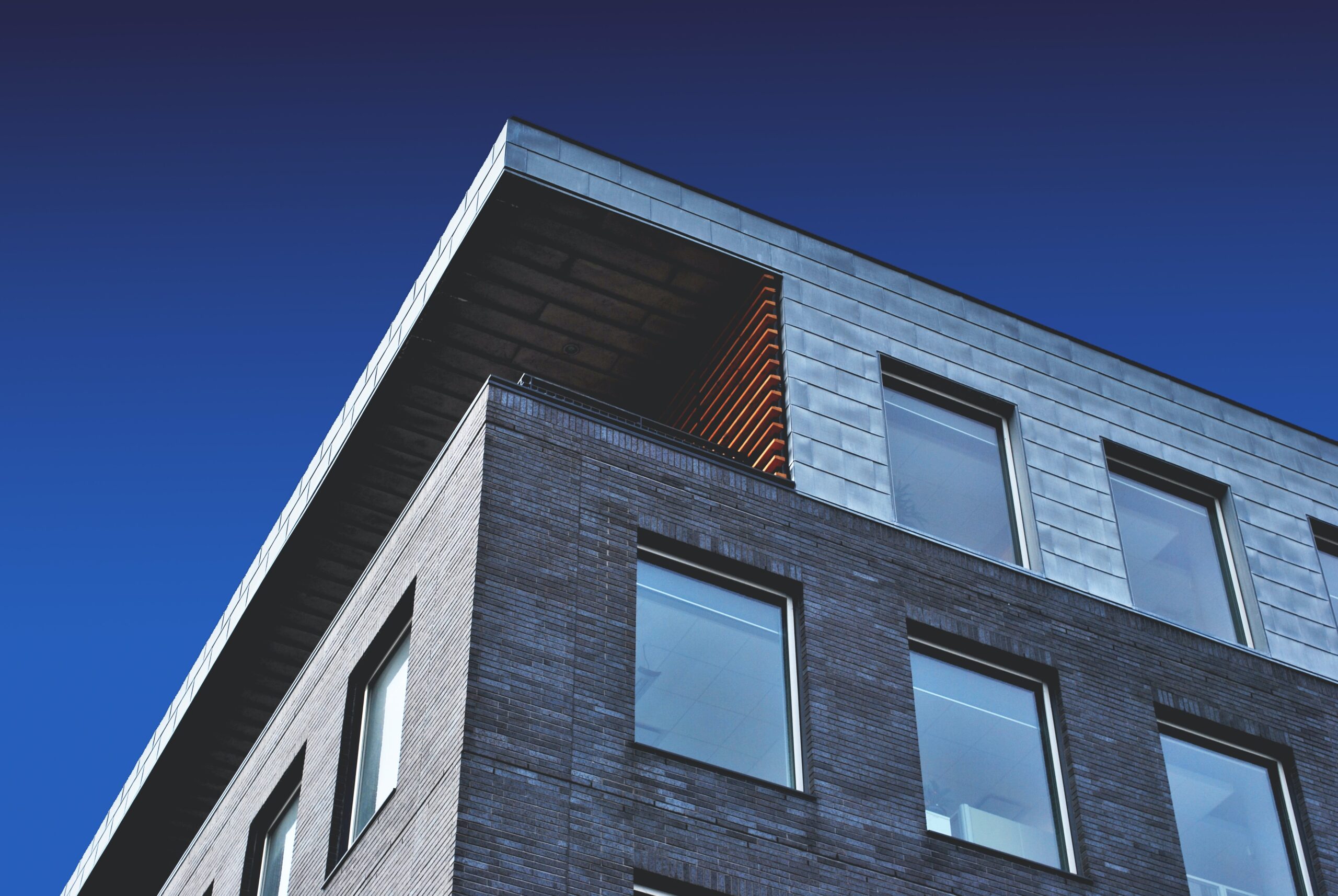 Finding a Roofing Company for Your Commercial Property: A Guide