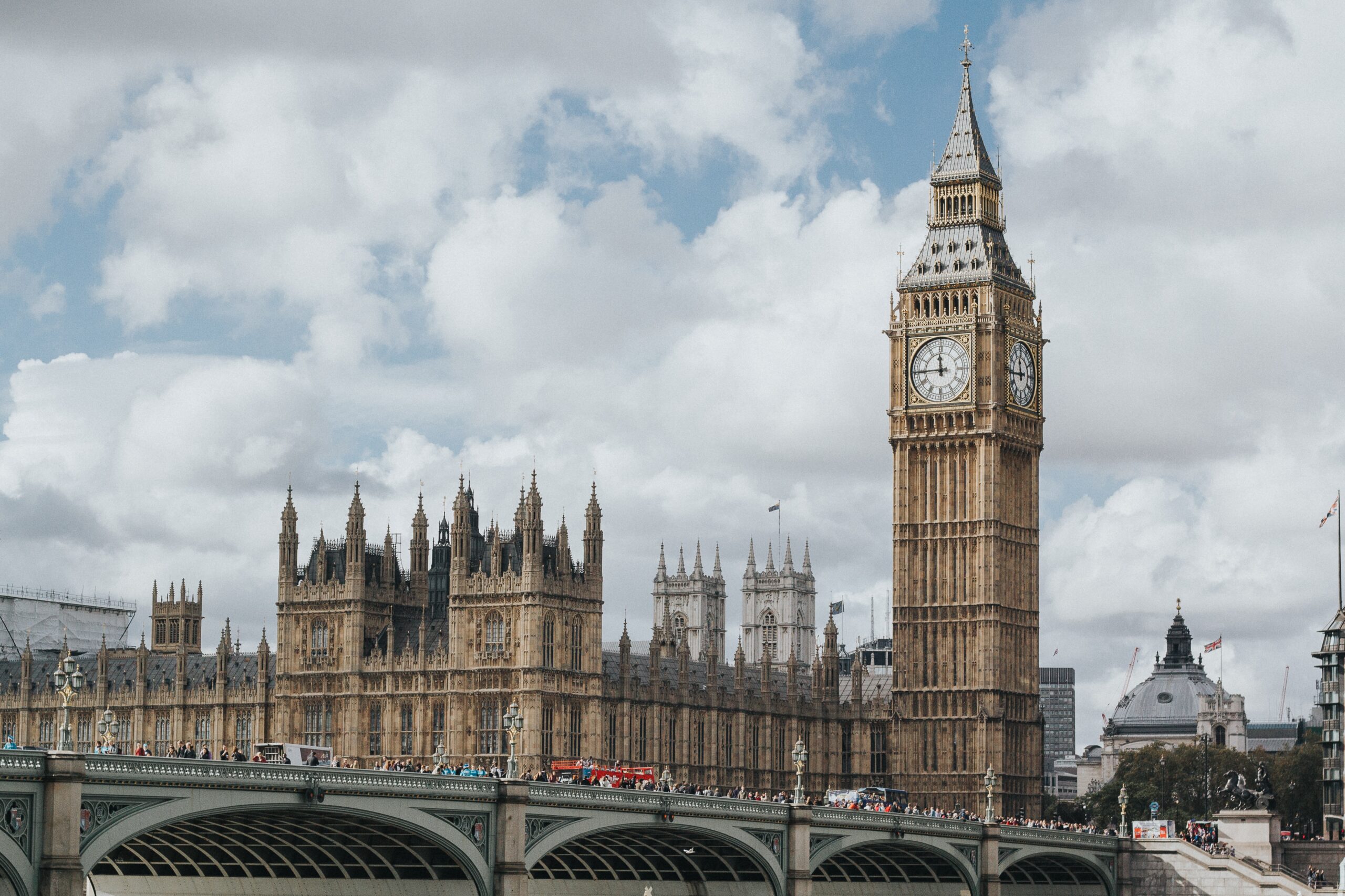 London River Cruises and Monuments In London: A Comprehensive Guide