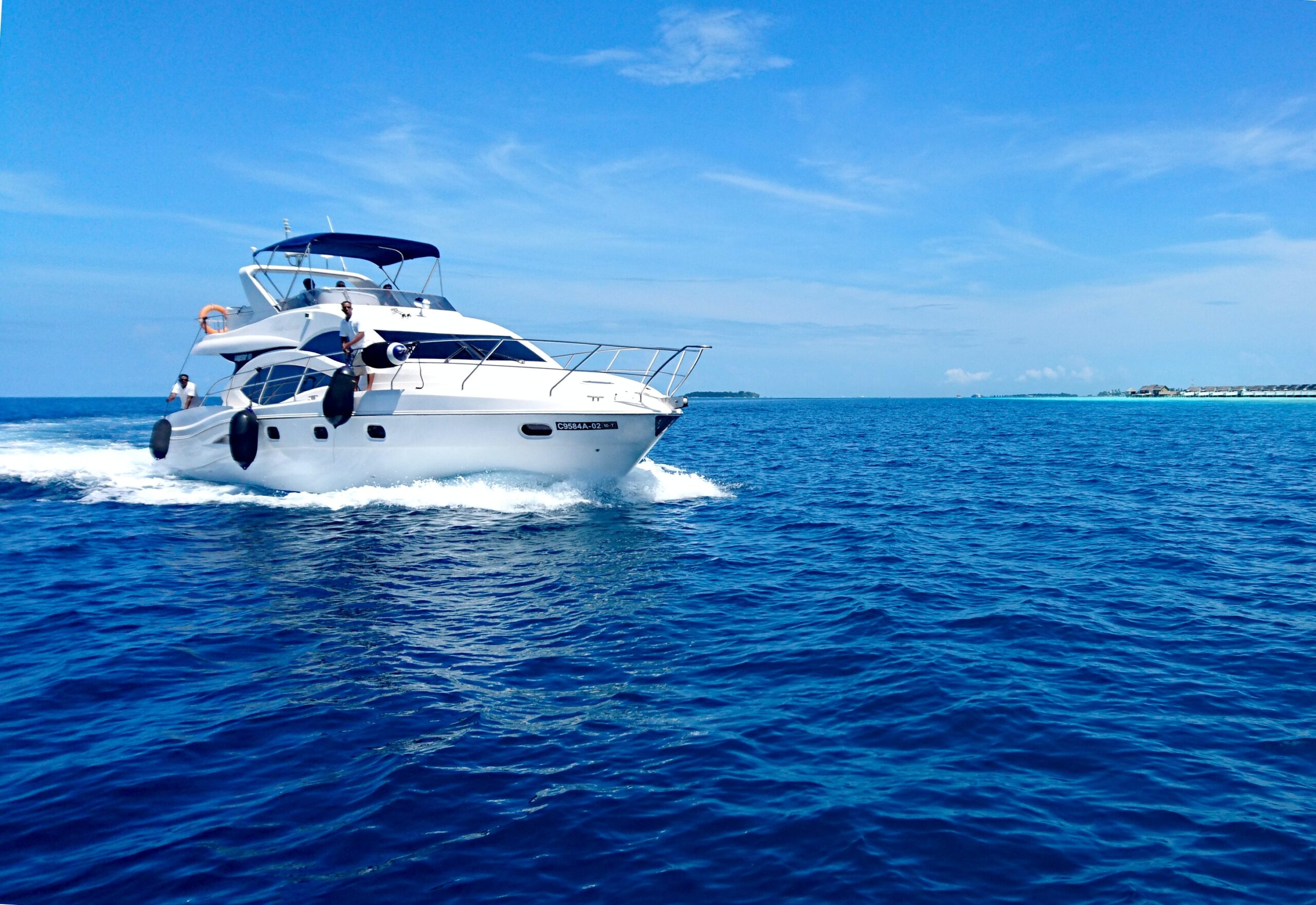 What are the steps to charter a yacht?