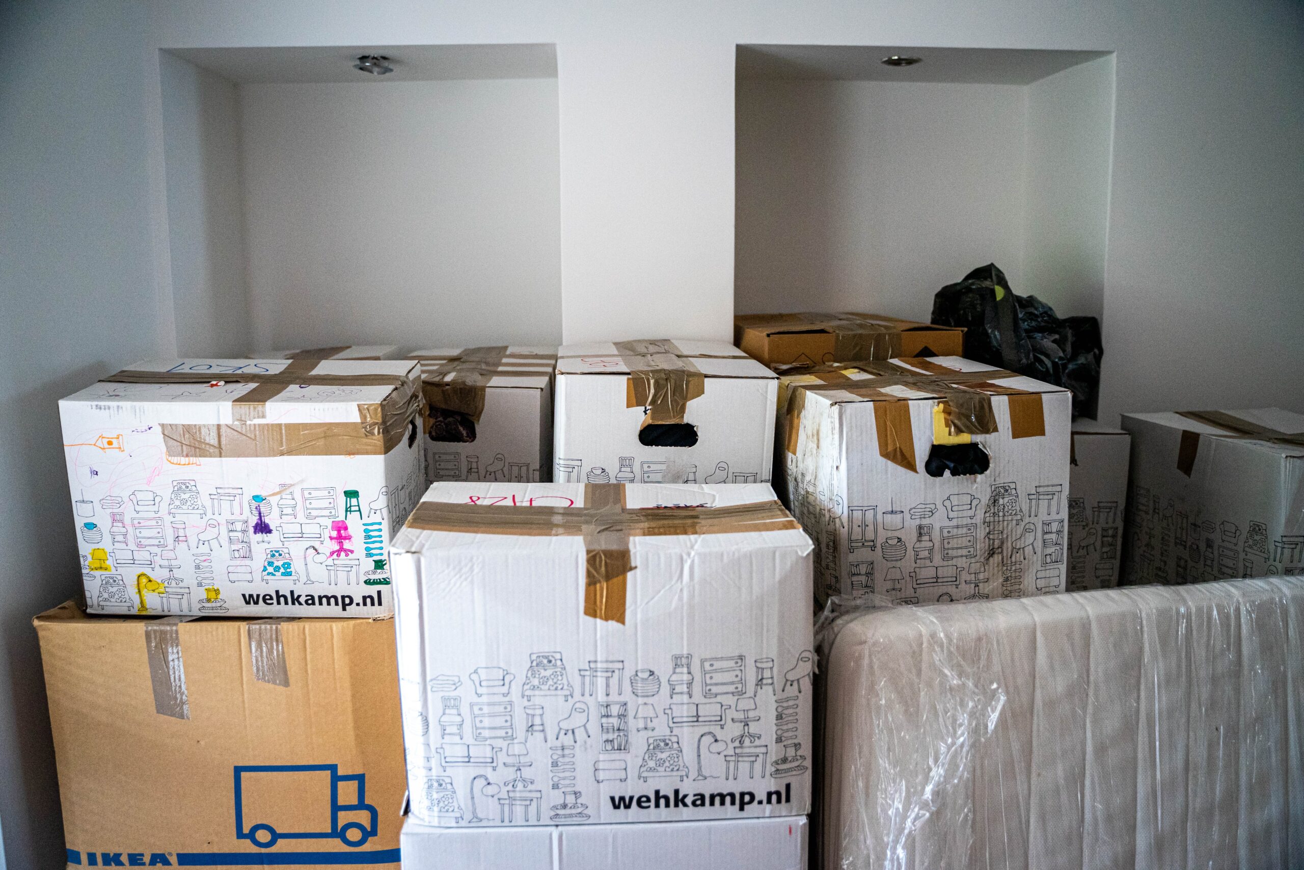 Preparing For a Long-Distance Move: 8 Tips