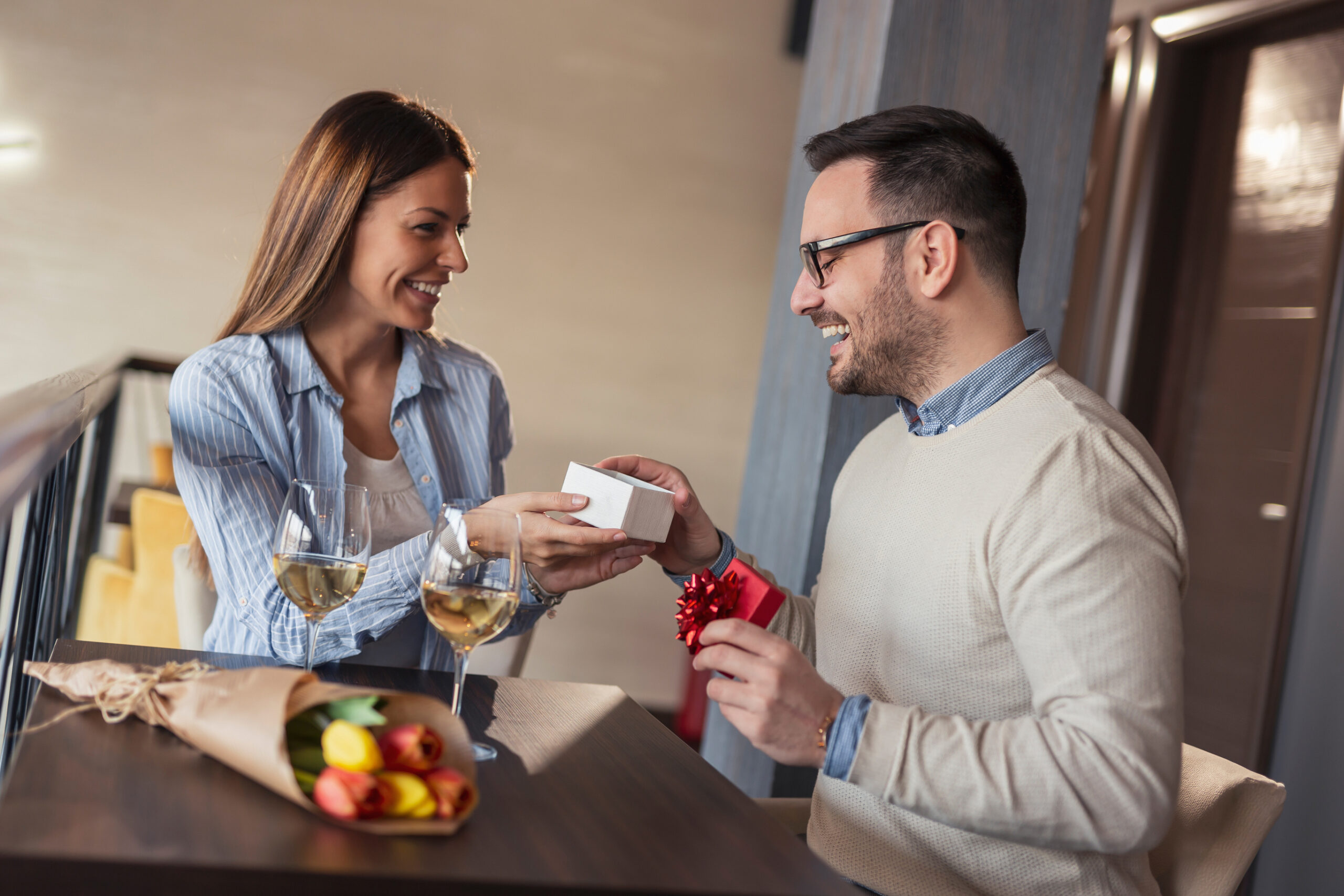 5 Best Anniversary Experience Gifts 2023: Celebrate Love with Unforgettable Moments