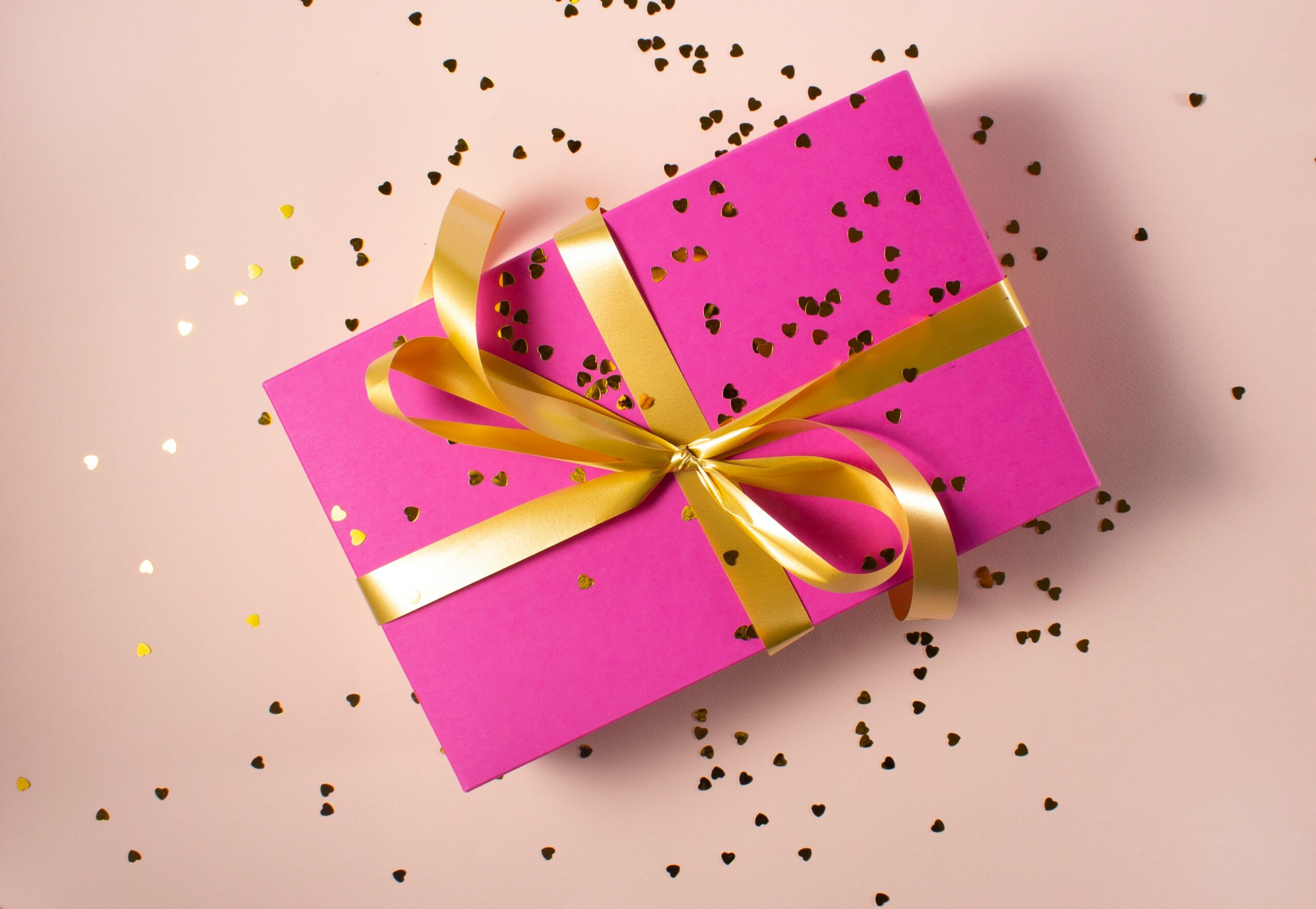 Unlocking the Perfect Gift. Exploring Artpix’s Unique Souvenirs for Women