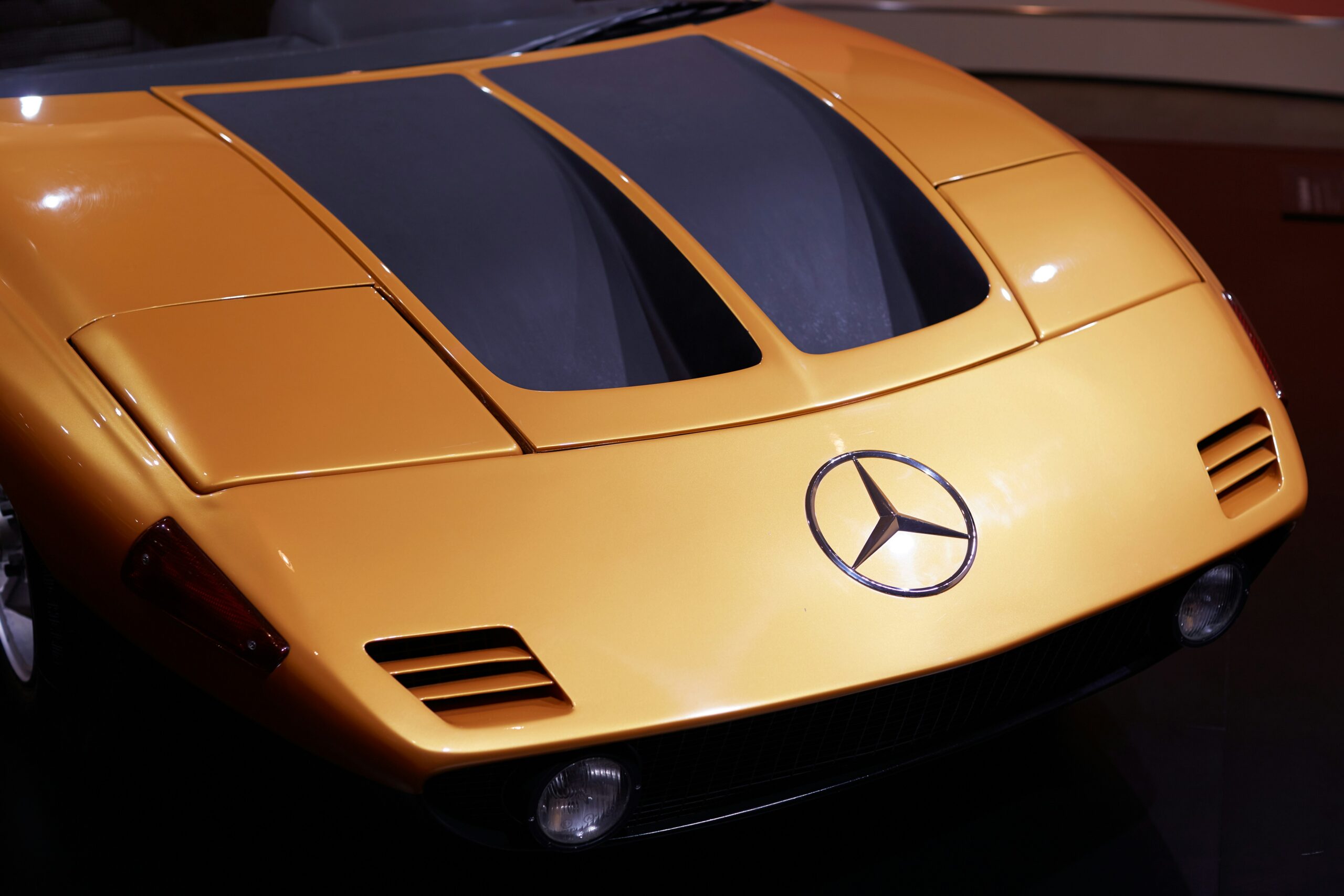 The Benefits of Choosing a Private Mercedes Taxi Hire