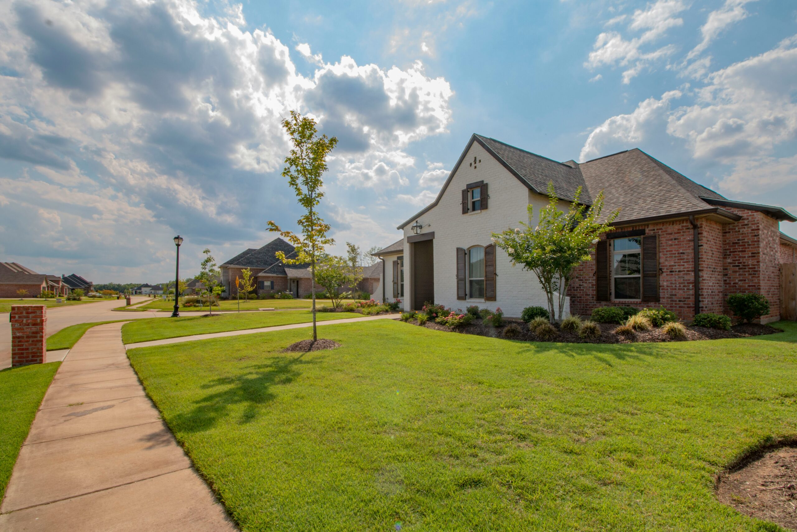 8 Key Benefits of Investing in Real Estate for Beginners