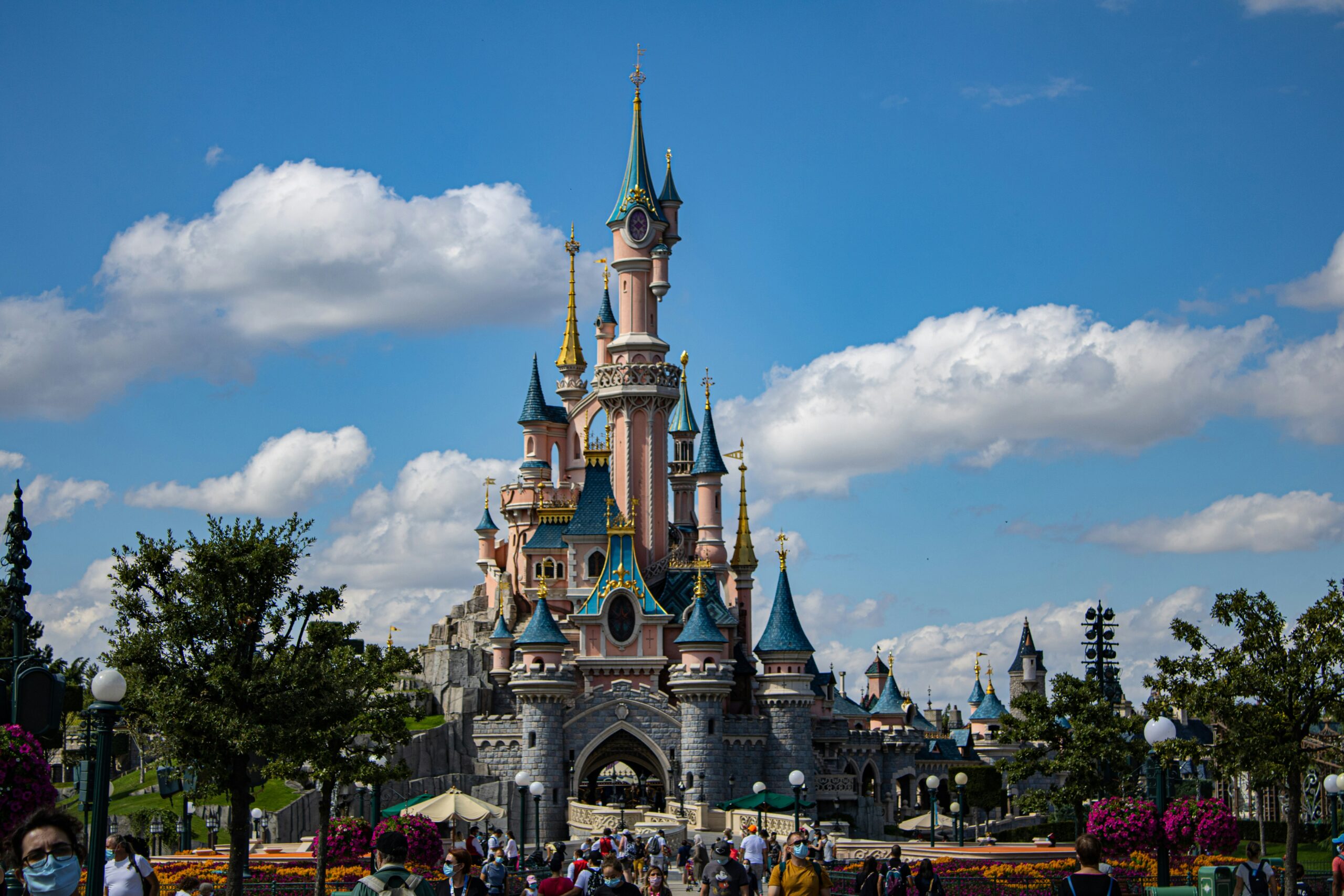 Family Weekend: Theme Park + Nature = A Winning Combo!