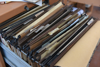 How Virtual Mailbox Services Simplify Family Document Management