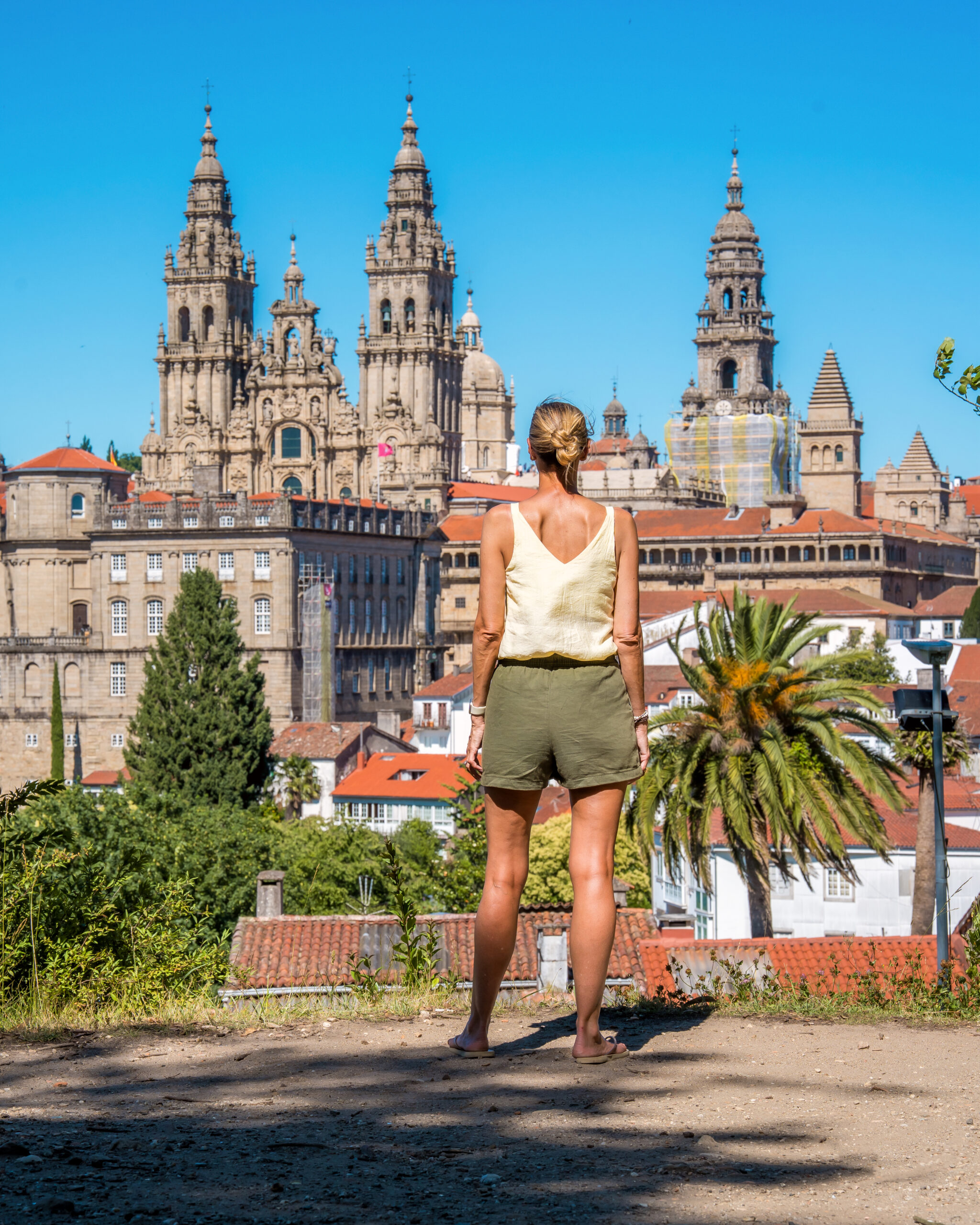 Woman overlooking Cathedral de Santiago
