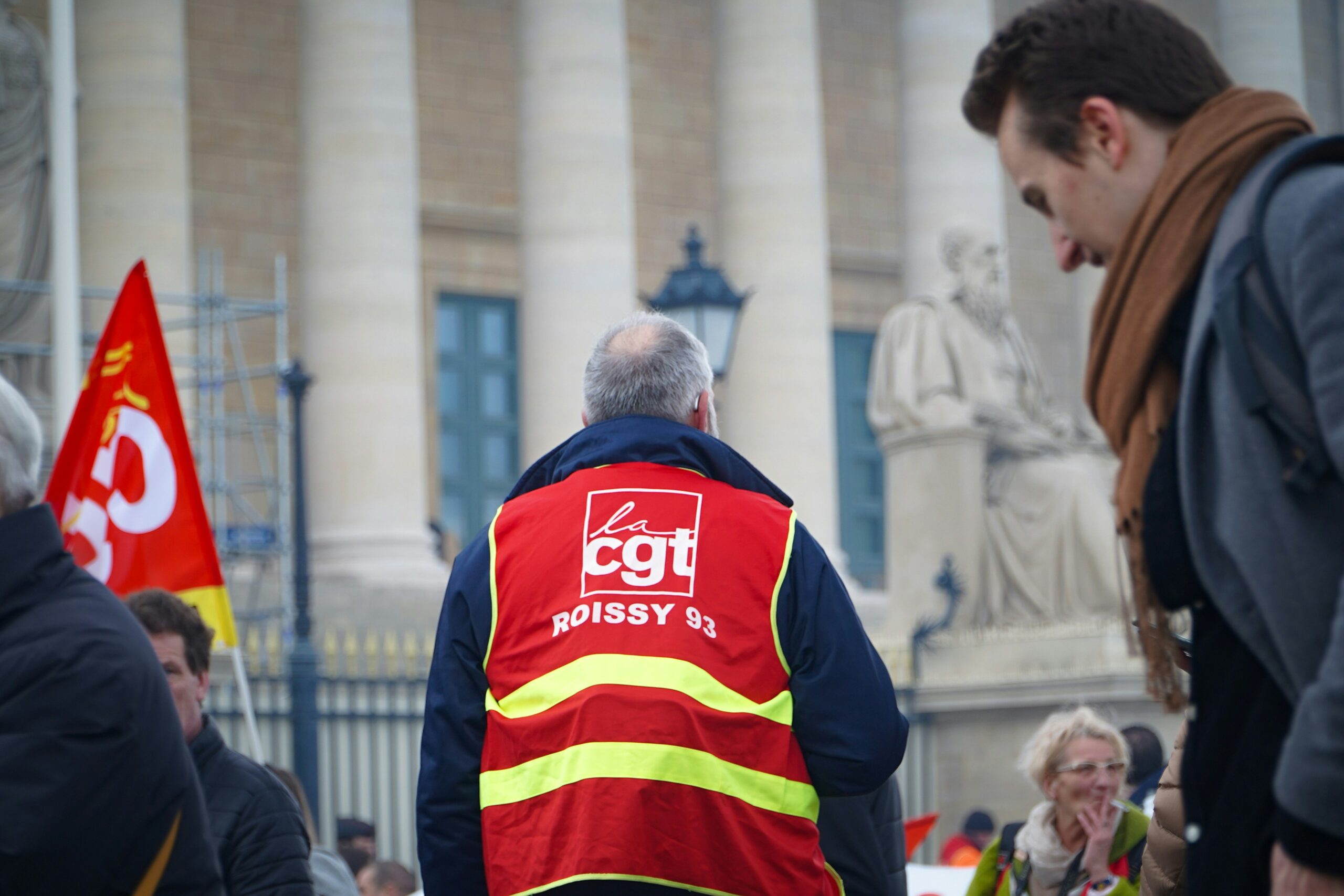 How to Choose the Right Charity Vest for Your Campaign